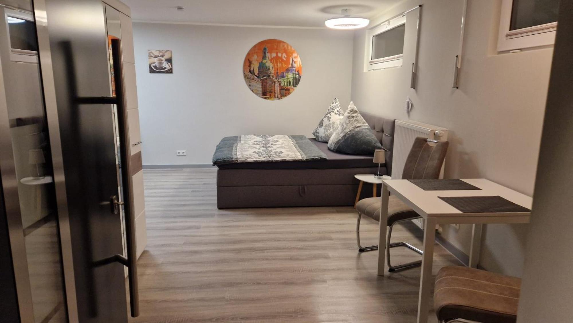 Ferienwohnung Oder Studio Dresden-Neustadt Inkl Parkplatz Mit Balkon Oder Terrasse Room photo